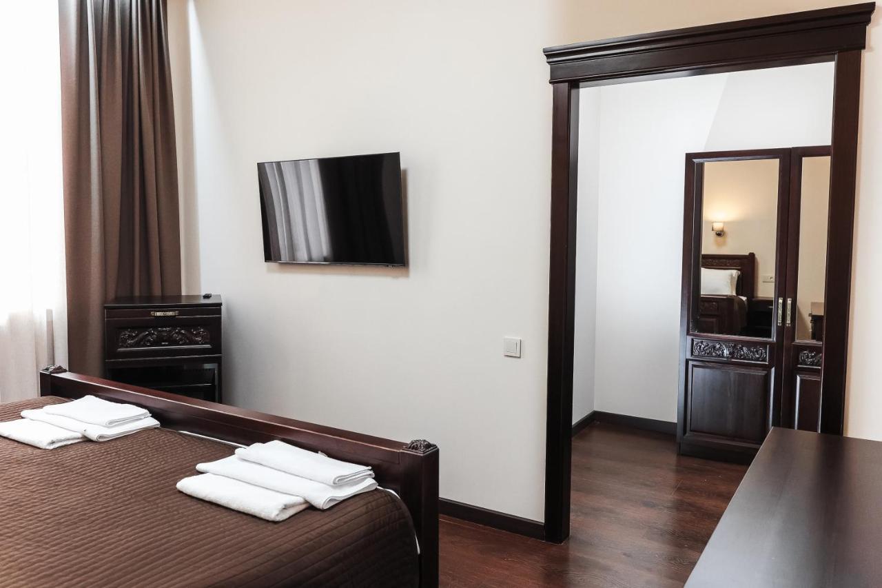 Dvin Hotel Παβλοντάρ Εξωτερικό φωτογραφία