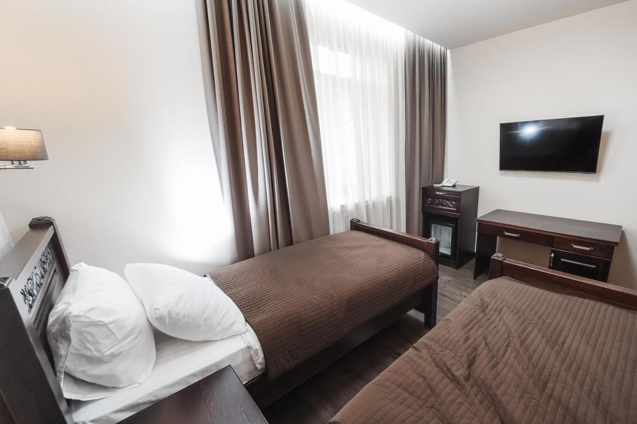 Dvin Hotel Παβλοντάρ Εξωτερικό φωτογραφία