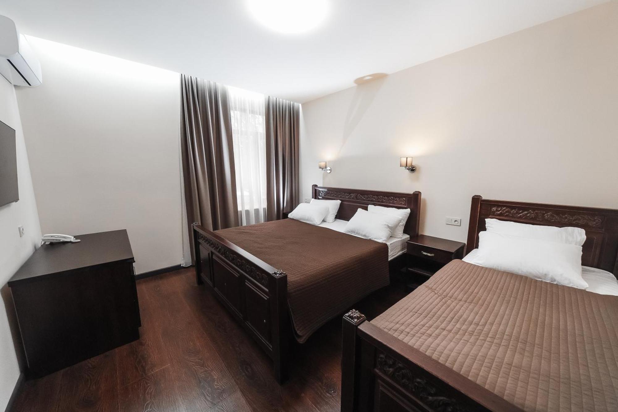 Dvin Hotel Παβλοντάρ Εξωτερικό φωτογραφία