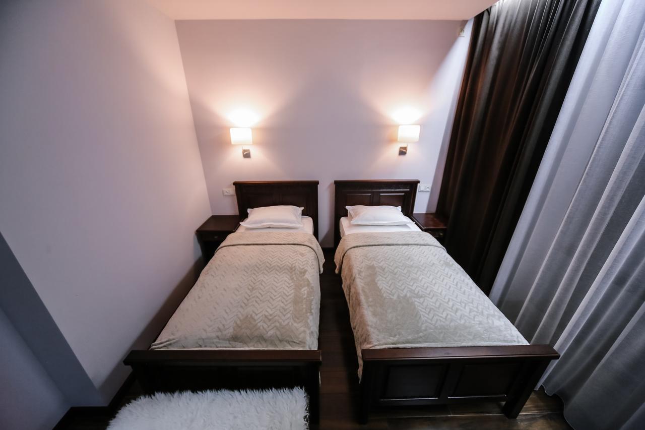 Dvin Hotel Παβλοντάρ Εξωτερικό φωτογραφία