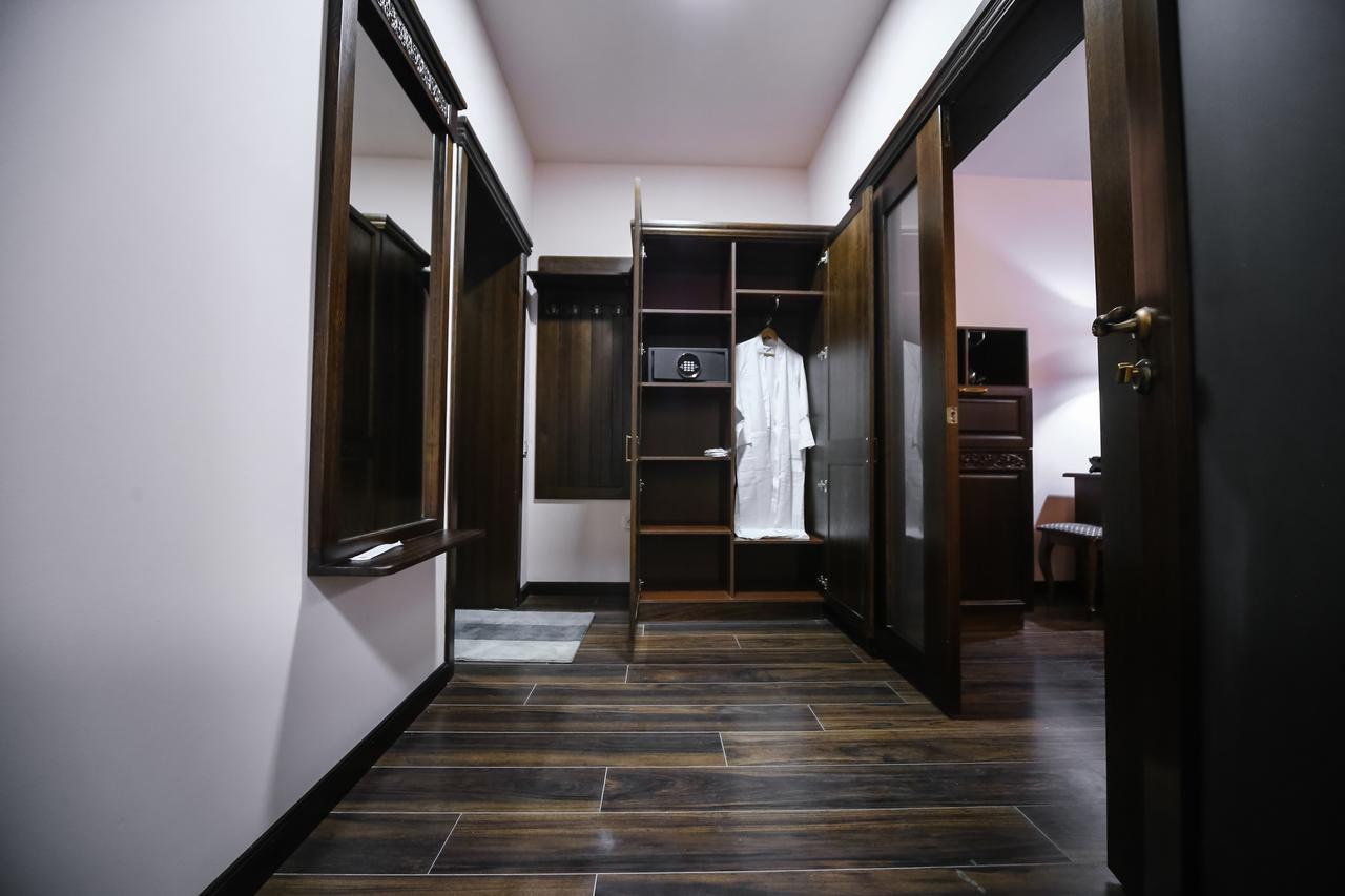 Dvin Hotel Παβλοντάρ Εξωτερικό φωτογραφία