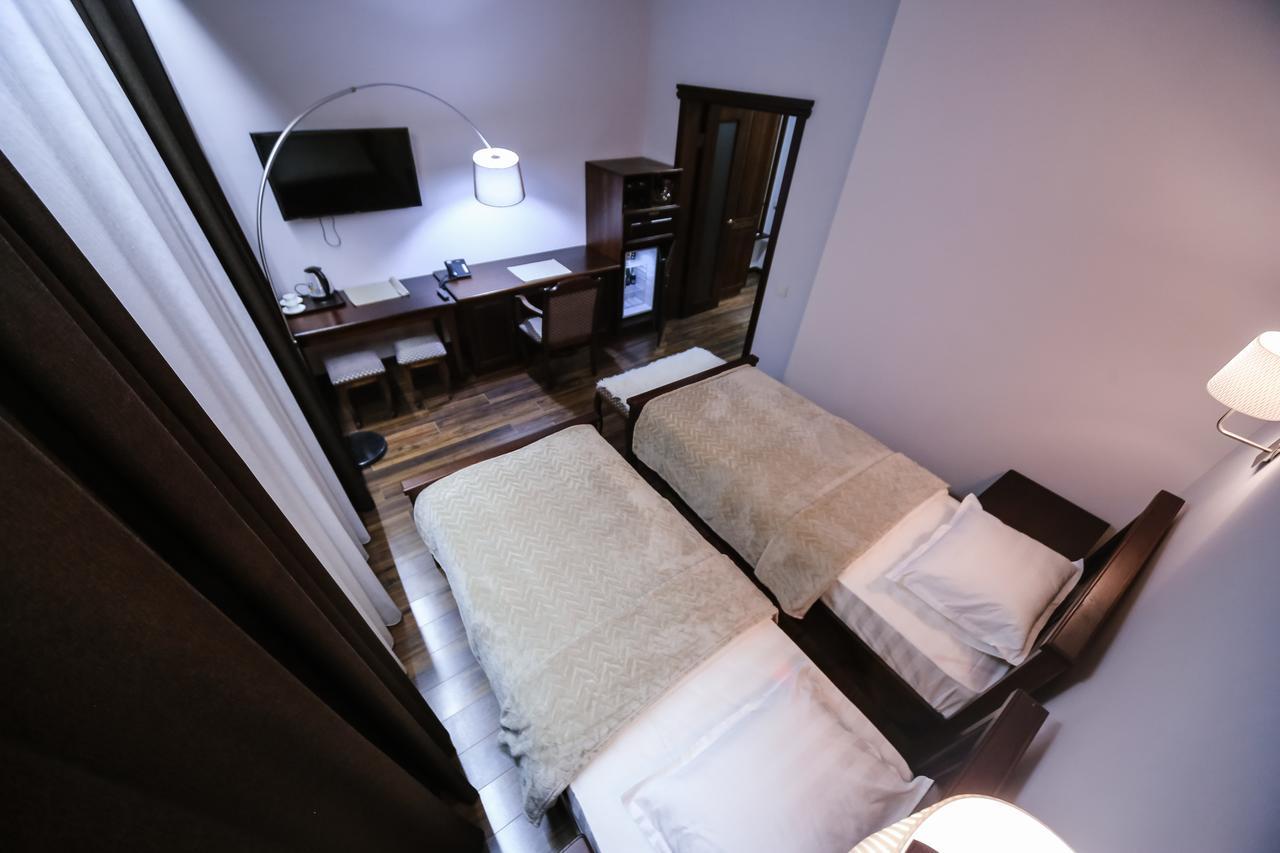 Dvin Hotel Παβλοντάρ Εξωτερικό φωτογραφία
